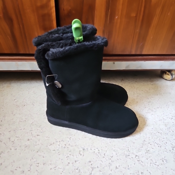 Koolaburra Women's Black Winter Boots - Picture 2 of 5